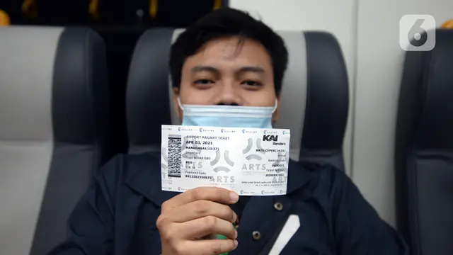 FOTO: Layanan Kereta Bandara Kelas Premium Mulai Beroperasi