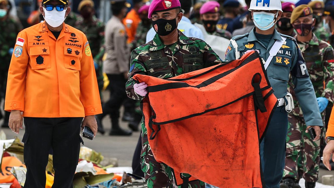 Hari Keempat, Petugas Gabungan Kembali Evakuasi Korban Sriwijaya Air