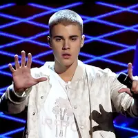 Sofia Richie jadi pemicu Justin Bieber ancam penggemarnya. (AFP/Bintang.com)