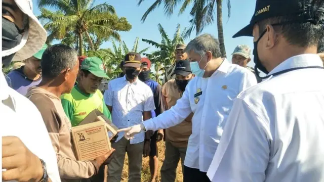 Dinas Pertanian dan Hortikultura melakukan Gerakan Pengendalian (Gerdal) hama tikus di Desa Mattunru-tunrue, Kecamatan Cempa, Pinrang, Sulawesi Selatan. (Dok Kementan)