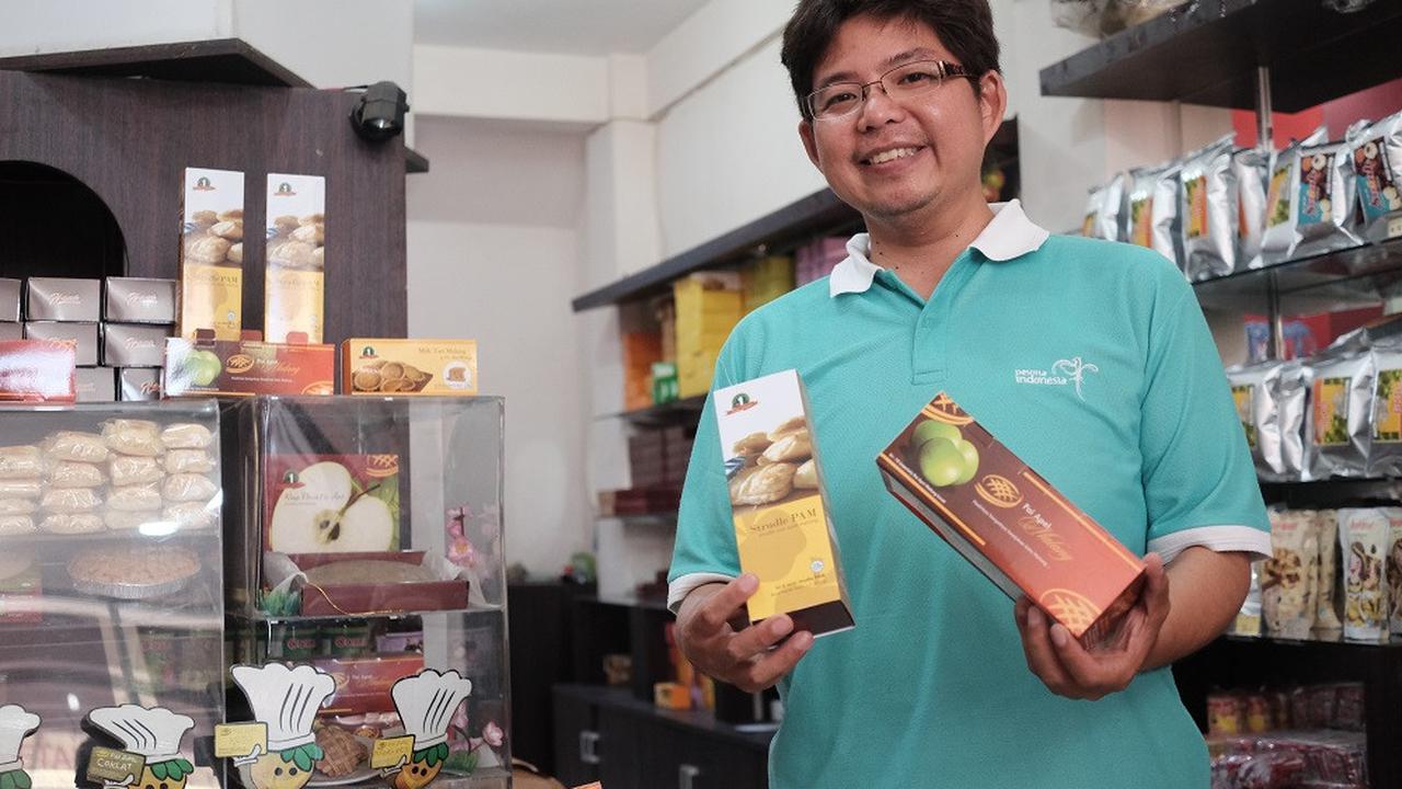 Chris Pemilik Pai Apel Malang