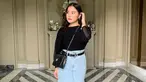 Gaya casual Prilly saat menggunakan busana hitam dan dipadukan dengan jeans ini pun bisa dijadikan inspirasi. Menggunakan sabuk serta tas berwarna senada, Prilly juga terlihat tak menggunakan aksesoris berlebih. (Liputan6.com/IG/@prillylatuconsina96)