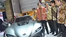 Toyota FT-1 yang dipajang pada ajang Indonesia International Motor Show (IIMS) 2014 di JIEXpo menjadi perbincangan karena bentuknya yang keren, JIEXpo, Jakarta, Kamis (18/9/2014) (Liputan6.com/Miftahul Hayat)