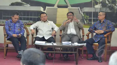 Suasana diskusi seputar permasalahan haji di Pressroom Kompleks Parlemen Senayan, Jakarta, Rabu (25/3/2015). (Liputan6.com/Andrian M Tunay)