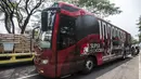 Bus yang membawa Timnas Indonesia berangkat dari Hotel Grand Zuri, Jawa Barat, Selasa (6/11). Timnas Indonesia akan berangkat ke Singapura untuk berlaga pada Piala AFF 2018. (Bola.com/Vitalis Yogi Trisna)