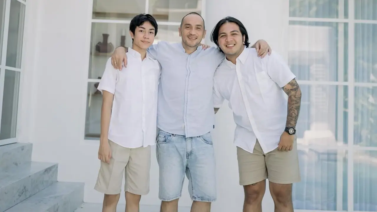 6 Potret Nando Anak Gary Iskak, Ikuti Jejak Sang Ayah di Dunia Akting