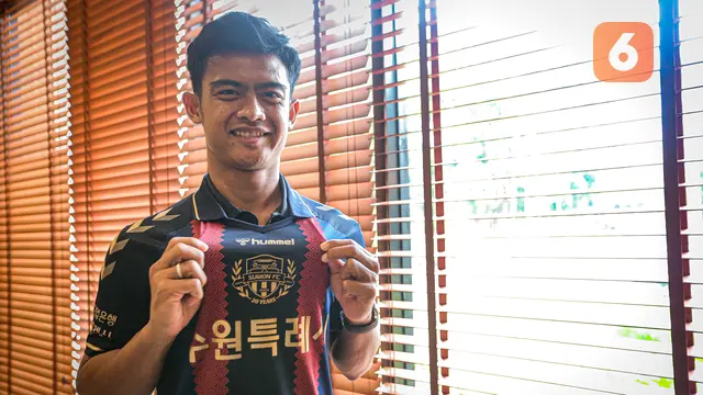 Foto: Pakai Nomor Punggung 23, Suwon FC Resmi Kenalkan Pratama Arhan Jadi Pemain Barunya