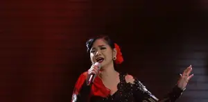 Vina Panduwinata selalu memperhatikan dua hal untuk menjaga eksistensinya di industri musik