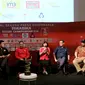 Suasana saat press conference Torabika Soccer Championship di Main Hall SCTV, Jakarta, Rabu (21/12). Torabika Soccer Championship (TSC) 2016 resmi berakhir pada 18 Desember. (Liputan6.com/Gempur M. Surya)