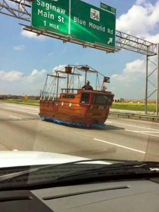 Itu Mobil atau Kapal ya