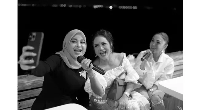 6 Potret Krisdayanti dan Yuni Shara di Pesta Ulang Tahun Aurel, Tampil Bak ABG