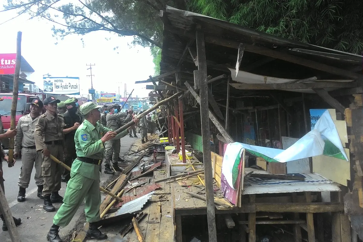 Penertiban Bangunan Liar Puncak-Bogor