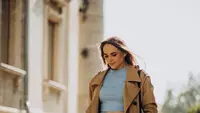 Suede Kembali Jadi Tren, Ini Cara Stylish Memadukannya dalam Outfit