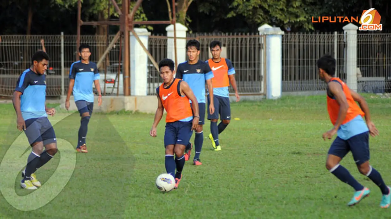 latihan-timnas-u23-130815b.jpg