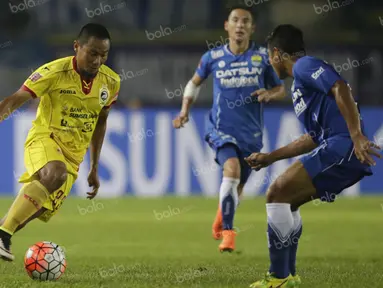 8 pemain Sriwijaya FC yang dibawa untuk menghadapi Persib  pada laga Torabika Soccer Championship 2016 di Stadion Si Jalak Harupat, Bandung, Sabtu (30/4/2016) merupakan mantan pemain dari Maung Bandung. (Bola.com/Vitalis Yogi Trisna)