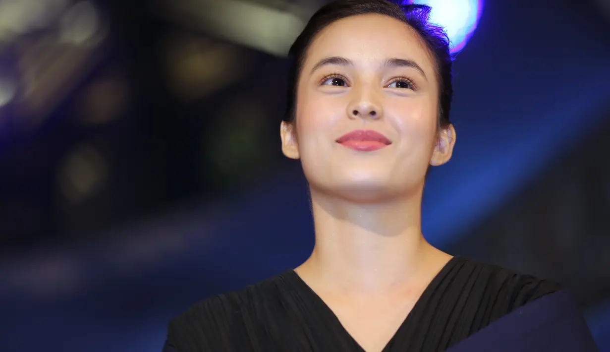 Untuk kali pertamanya sejak menekuni kariernya sebagai aktris Chelsea Islan menjalani karantina sebelum menjalani syuting film terbarunya Ayat Ayat Cinta 2. Karantina dilakukan untuk memperdalam karakternya. (Adrian Putra/Bintang.com)