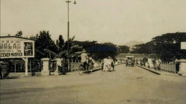 Jembatan lama Kota Kediri pada tahun 1930.