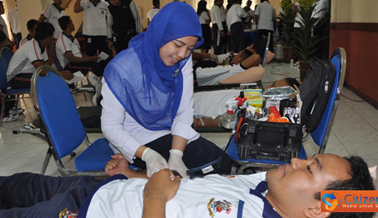 Citizen6, Surabaya: Dalam kegiatan sosial tersebut, PMI Cabang Surabaya menurunkan enam personil dengan beberapa peralatan diantaranya empat Felbet (tempat tidur lipat, Red)  dan peralatan medis lainya. (Pengirim: Penkobangdikal)