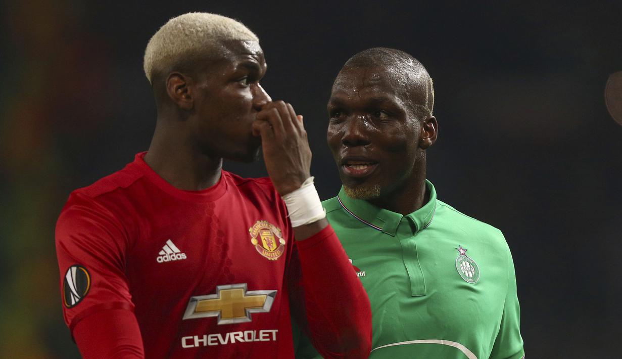  Jose Mourinho, meyakini duel Pogba bersaudara, Florentin dan Paul Pogba pada leg pertama 32 besar Liga Europa akan membuat sang ibu pusing. Sebab, ibu Pogba bakal sulit mendukung salah satu dari dua anaknya tersebut. (AP/Dave Thompson)