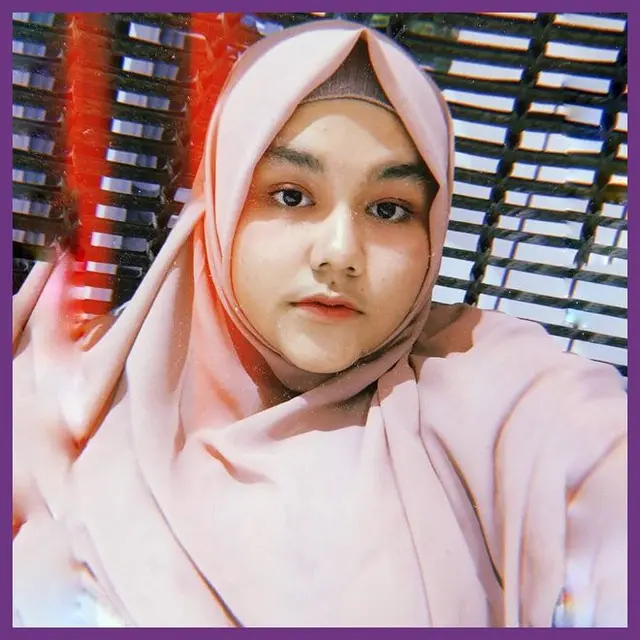 6 Potret Hayatul Ma'rifah, Wanita yang Disebut Kembaran Ivan Gunawan