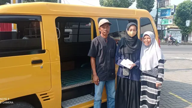 Fitra Faradila akhirnya bisa kuliah usai UIN Gus Dur menurunkan UKT. Biaya UKT merupakan hasil iuran guru dan mantan guru SMAN 1 Sigaluh, Banjarnegara. (Foto: Heni Purwono untuk Liputan6.com)