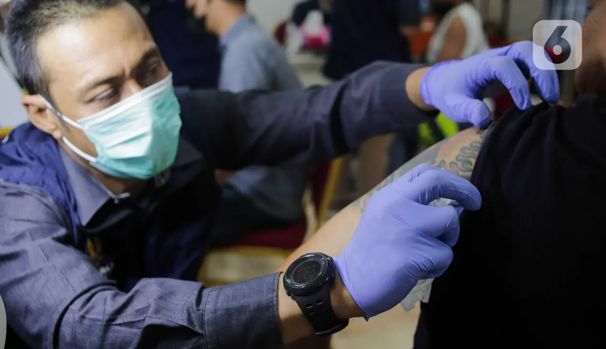 Meski ditujukan untuk masyarakat Jakarta, warga ber-KTP luar Jakarta juga dapat mengikuti program ini. (LIputan6.com/Herman Zakharia)