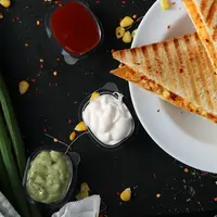 sandwich/copyright: unsplash/pixzolo photography