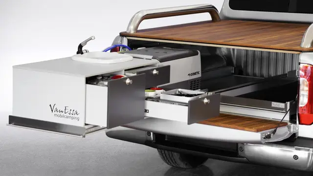 Kemping mewah ala X-Class