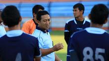 Didik Ludianto (tengah), pelatih Persela Lamongan di Piala Presiden 2015 (Bola.com/Zaidan Nazarul)