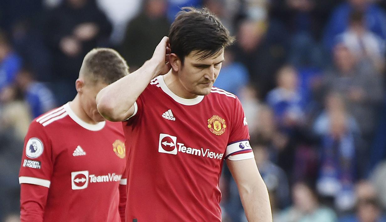 Harry Maguire - Kapten Setan Merah ini tampil kedodoran saat MU ditaklukkan Leicester City. Maguire yang baru pulih dari cedera itu pun beberapa kali membuat kesalahan sehingga gawang De Gea dibrondong gol oleh The Foxes. (AP/Rui Viera)