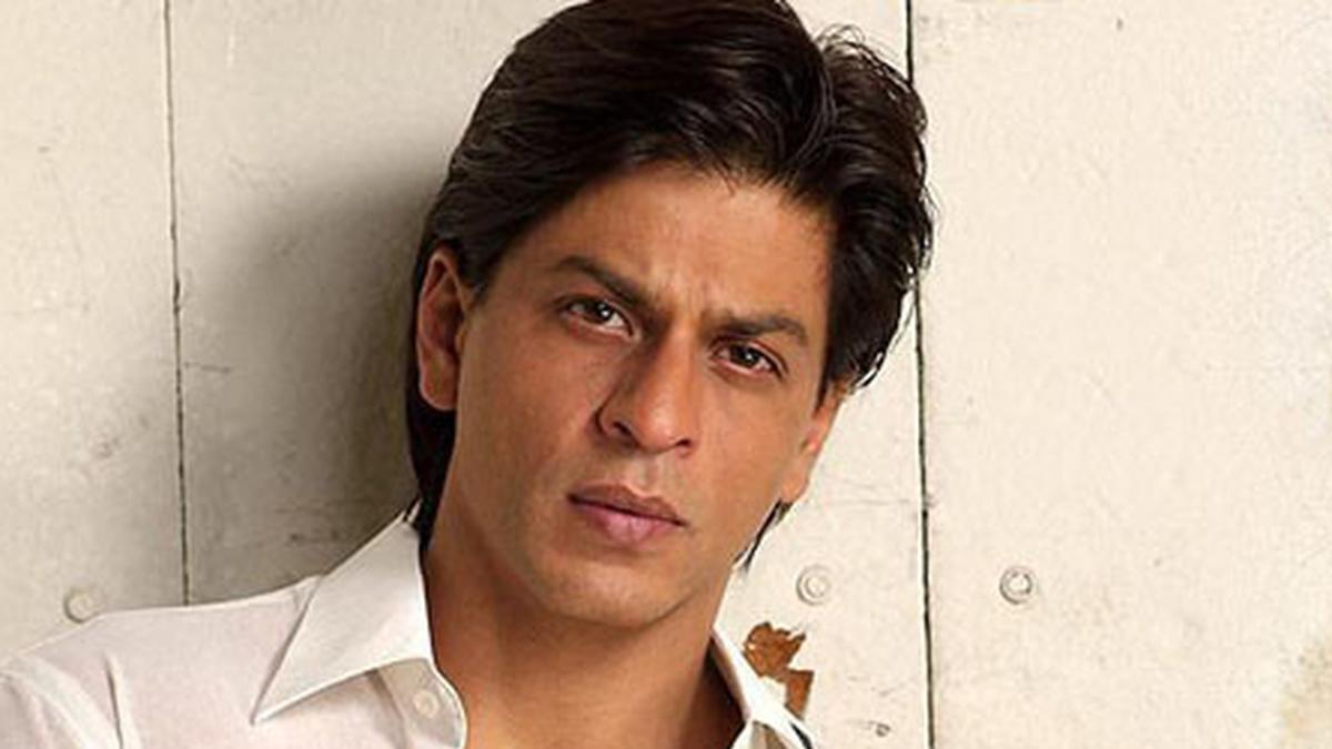 Shah Rukh Khan Semangat Joget bareng Salman Khan dan Aamir Khan Pakai
