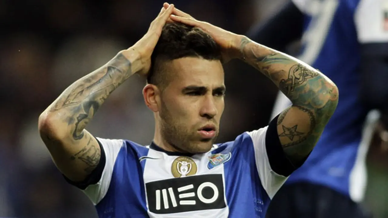 nicolas-otamendi-131010a.jpg