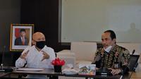 Menteri Koperasi dan UKM Teten Masduki melakukan pertemuan dengan Kepala Lembaga Kebijakan Pengadaan Barang/Jasa Pemerintah (LKPP) Roni Dwi Susanto.