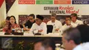 Menko PMK Puan Maharani (kedua kiri) saat memimpin rapat koordinasi tingkat menteri di Kantor Kemenko PMK, Jakarta, Senin (17/4). Rakor membahas kemajuan persiapan penyelenggaraan Asian Games 2018. (Liputan6.com/Helmi Fithriansyah)