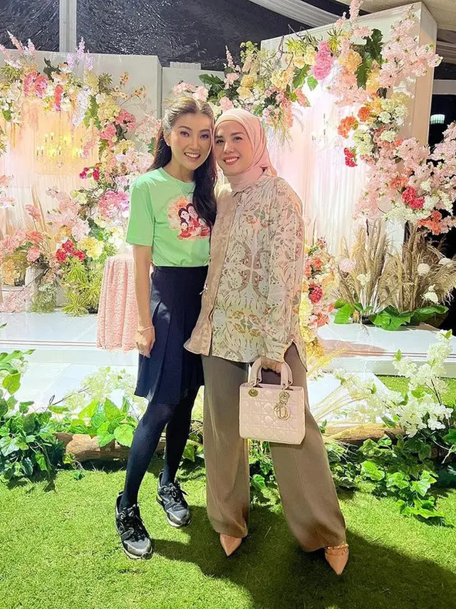 6 Potret Pesta Ulang Tahun Sarwendah ke-33 Tahun, Bertabur Bintang