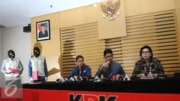 KPK memberikan keterangan pers terkait penetapan I Putu Sudiartana sebagai tersangka kasus suap proyek pembangunan  jalan di Sumatera Barat, Jakarta, Rabu (29/6). (Liputan6.com/Helmi Afandi)