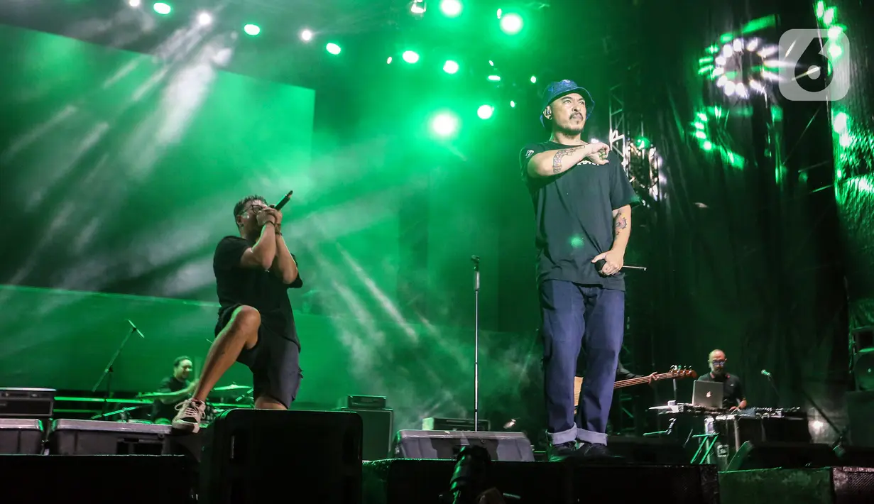 Saint Loco sukses panaskan panggung Hammersonic Festival 2023 dan membuat penonton bergoyang lewat lagu-lagu hitsnya. (Liputan6.com/Johan Tallo)