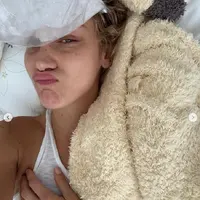 Bella Hadid berjuang mengatasi Lyme disease. (dok. Instagram @bellahadid/https://www.instagram.com/p/DOtNQJ5jf74/?img_index=15/Dinny Mutiah)