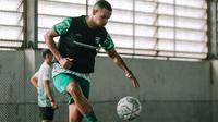 5 Potret Leo Lelis saat Latihan Pramusim Persebaya Surabaya, Selalu Fokus (IG/officialpersebaya)