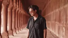 Adipati sering mengunggah foto liburan di akun Instagram pribadinya. Gaya santai dan kasual lebih sering digunakan oleh aktor kelahiran 1991.(Liputan6.com/IG/adipati)