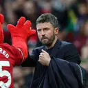 Michael Carrick Revisi Starting XI Manchester United Setelah Evaluasi Santos dan Tielemans