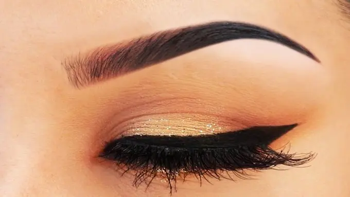 Gokil, Bikin Alis Bisa Pakai Lipstik Liquid Matte!