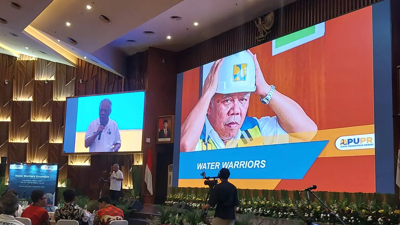 Menteri PUPR Basuki Hadimuljono luncurkan Water Warriors di Auditorium Kementerian PUPR, Jakarta, Sabtu (21/9/2024). (Arief/Liputan6.com)