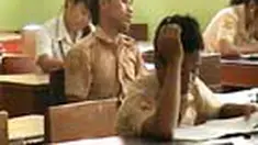 Ujian Nasional ulangan digelar hari ini. Ujian yang diulang di antaranya Bahasa Indonesia, Bahasa Inggris, Matematika, dan IPA.