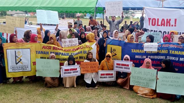 Rizal Ramli menghadiri pentas seni budaya Melayu di Sembulang, Pulau Rempang. (Foto: Liputan6.com/Ajang Nurdin)
