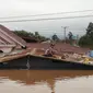 Banjir bandang terjadi di Laos akibat sebuah bendungan jebol pada Senin malam, 23 Juli 2018, menewaskan setidaknya 20 orang. (AP)