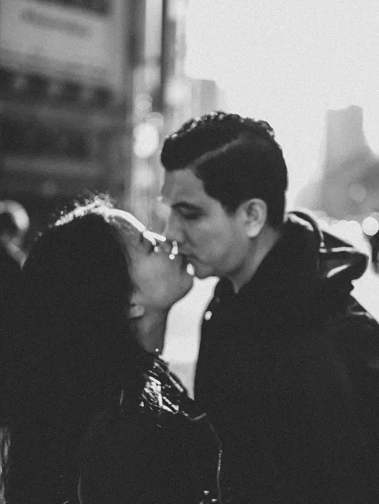 Lantaran jauh dari gosip, rumah tangga Tantri dan Ardan sering dianggap sebagai realtionship goals. (Foto: instagram.com/tantrisyalindri)