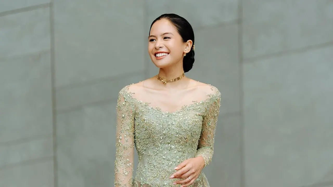 Maudy Ayunda berkebaya (Instagram/maudyayunda)