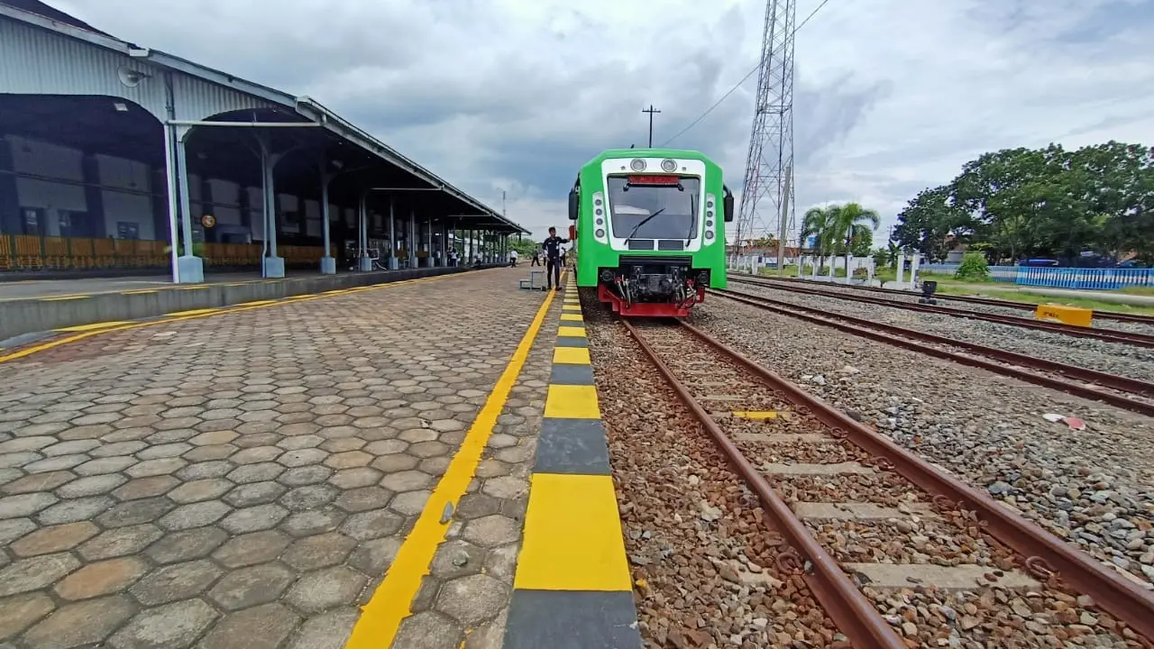 Kereta Bandara Adi Soemarmo, Solo berhenti di Stasiun Klaten