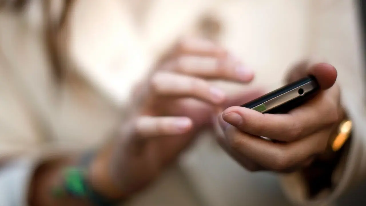 [Bintang] Dapat Telepon Aneh dari +242? Jangan Ditelepon Balik